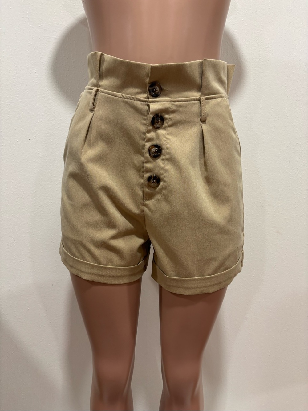 Khaki/beige high waisted shorts